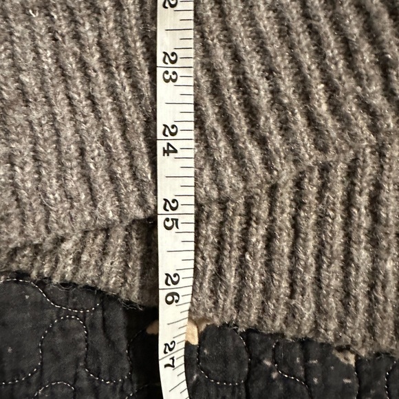 Old Navy size small turtleneck sweater gray. - Picture 5 of 7